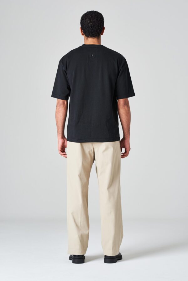 WHITE SAND – T-SHIRT OVER NERO