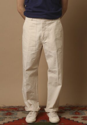 EAST HARBOUR SURPLUS – PANTALONE FATIGUE BIANCO