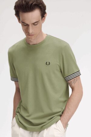 FRED PERRY – T-SHIRT PIQUET VERDE
