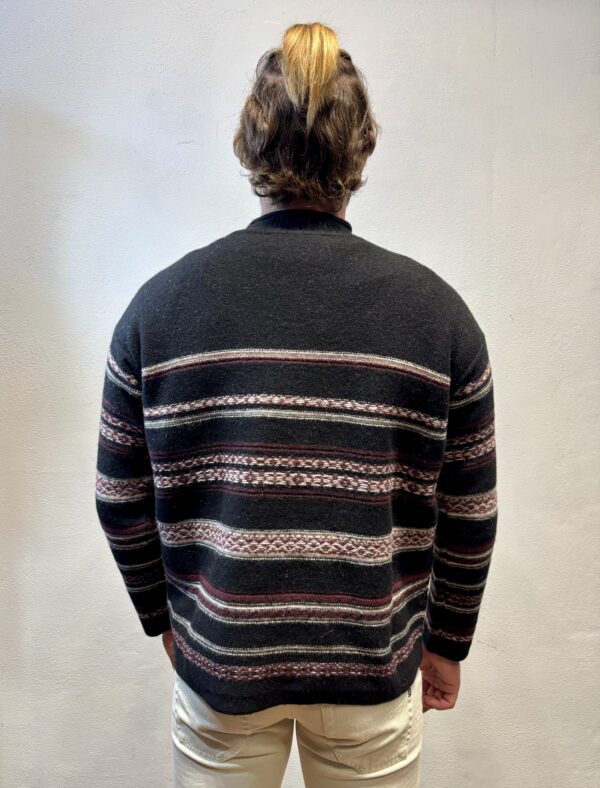 AMARANTO – MAGLIA GIRO JACQUARD NERO
