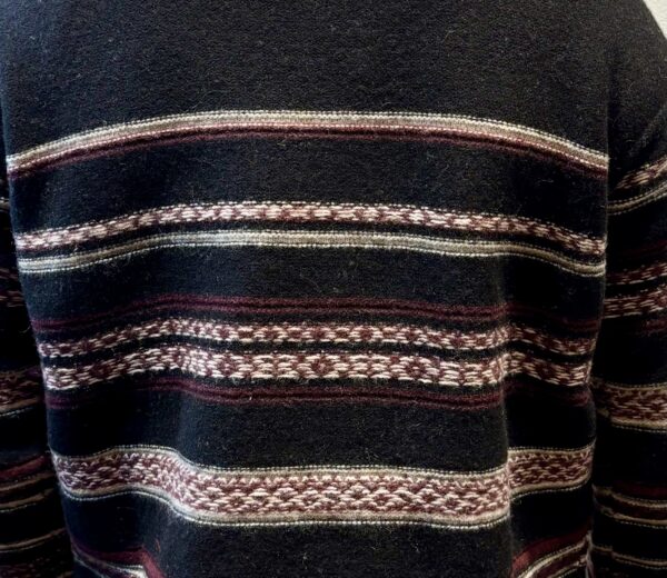 AMARANTO – MAGLIA GIRO JACQUARD NERO