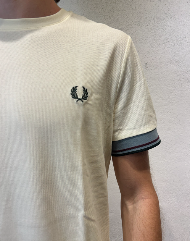 FRED PERRY - T-SHIRT PIQUET M/M ECRU FRED PERRY – T-SHIRT PIQUET M/M ECRU