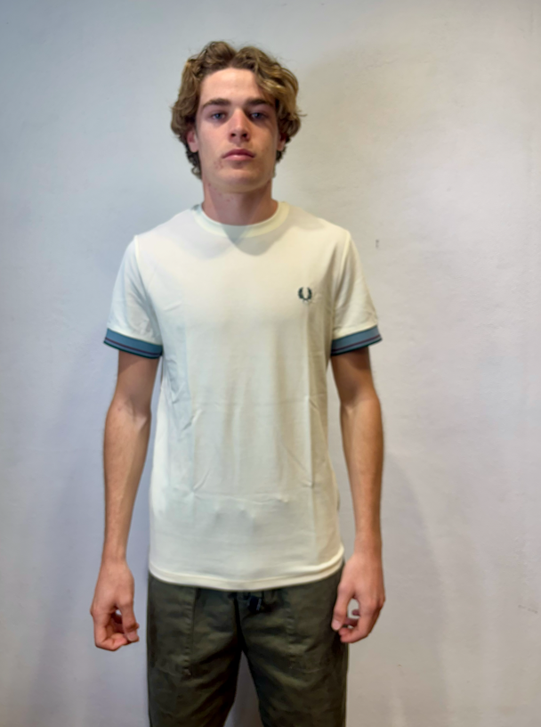 FRED PERRY - T-SHIRT PIQUET M/M ECRU FRED PERRY – T-SHIRT PIQUET M/M ECRU