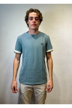 FRED PERRY - T-SHIRT PIQUET M/M CELESTE FRED PERRY – T-SHIRT PIQUET M/M CELESTE