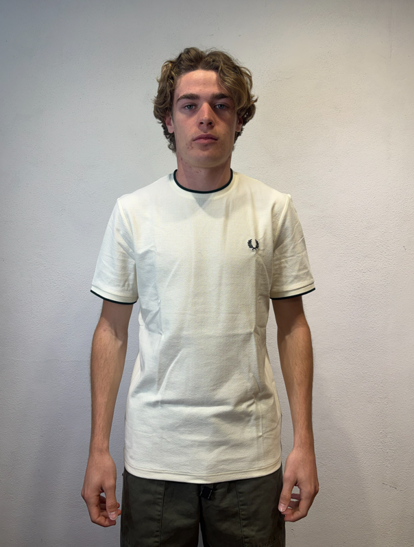 FRED PERRY - T-SHIRT CREPE M/M ECRU FRED PERRY – T-SHIRT CREPE M/M ECRU