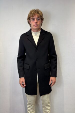AMARANTO – CAPPOTTO CORTO NERO