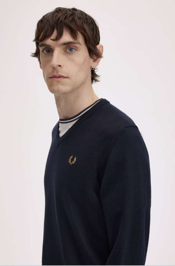 FRED PERRY - SCOLLO V MERINOS BLU FRED PERRY – SCOLLO V MERINOS BLU